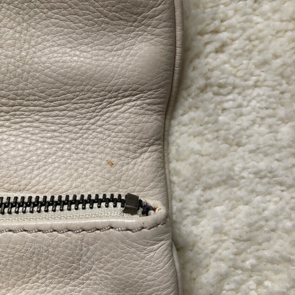 ✨HP!✨ Marc by Marc Jacobs | Pebbled leather clutch - Picture 5 of 8